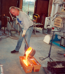 hot glass casting_pouring a hot glass